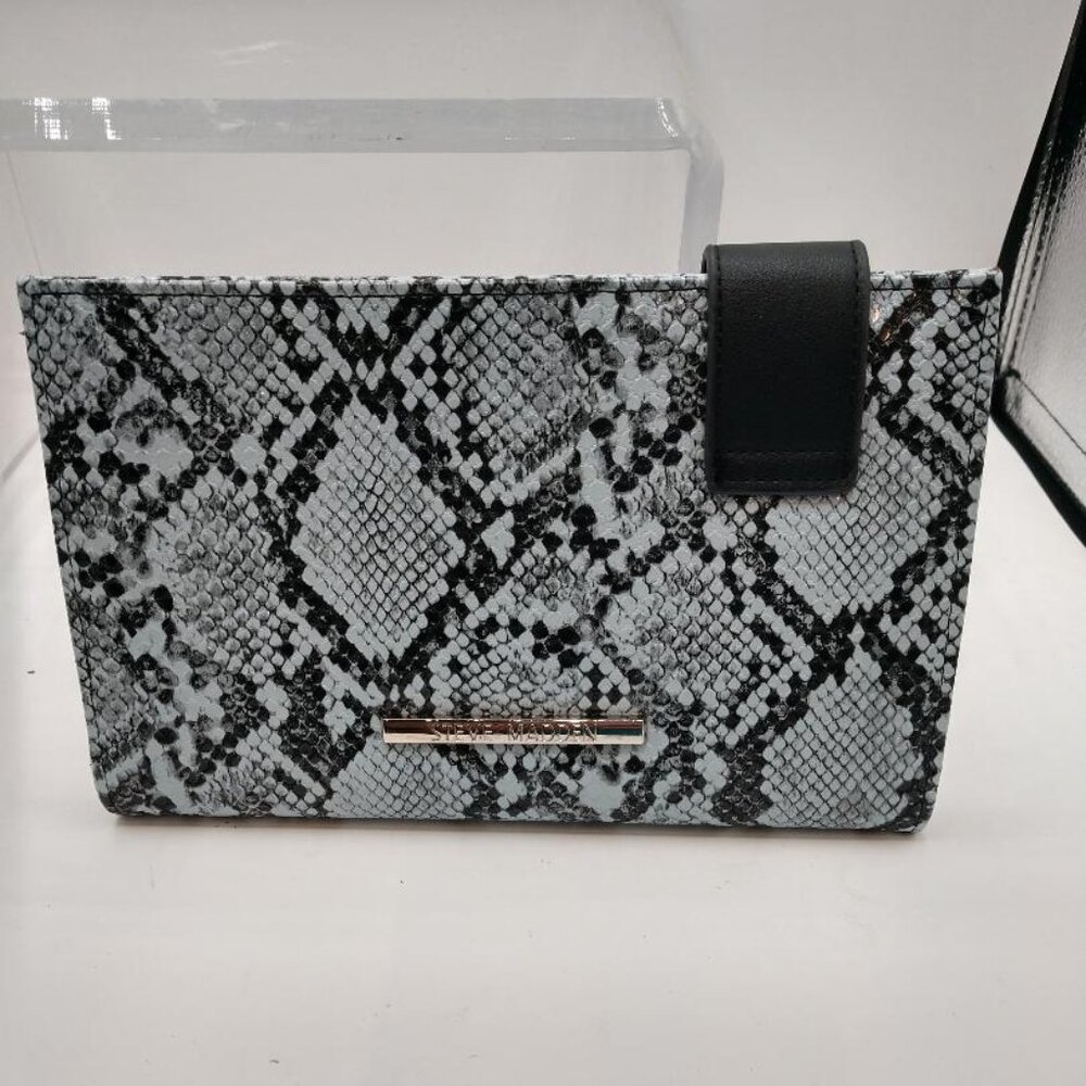 Steve Madden Wallet/Clutch Serpintine Black/White NWOT 8" x 5"